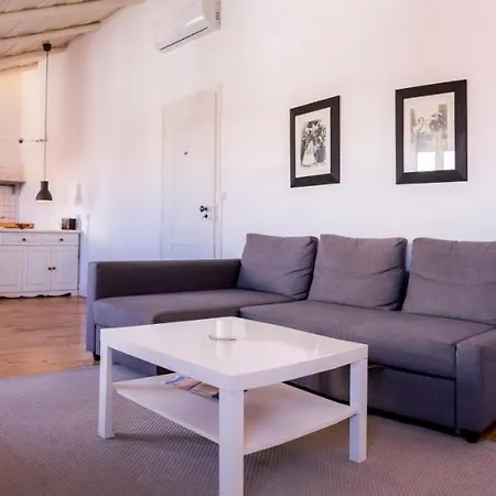 Joaquim Tello Apartment *