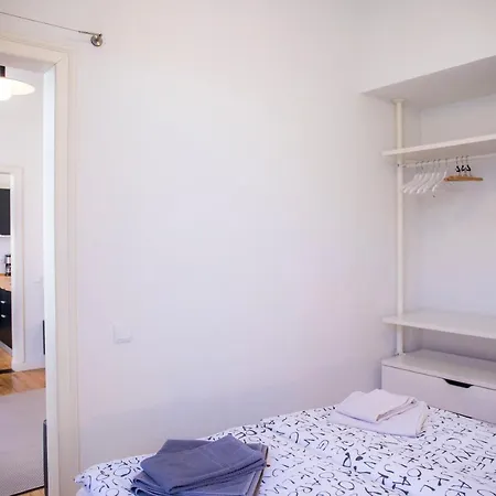 Joaquim Tello Apartment *